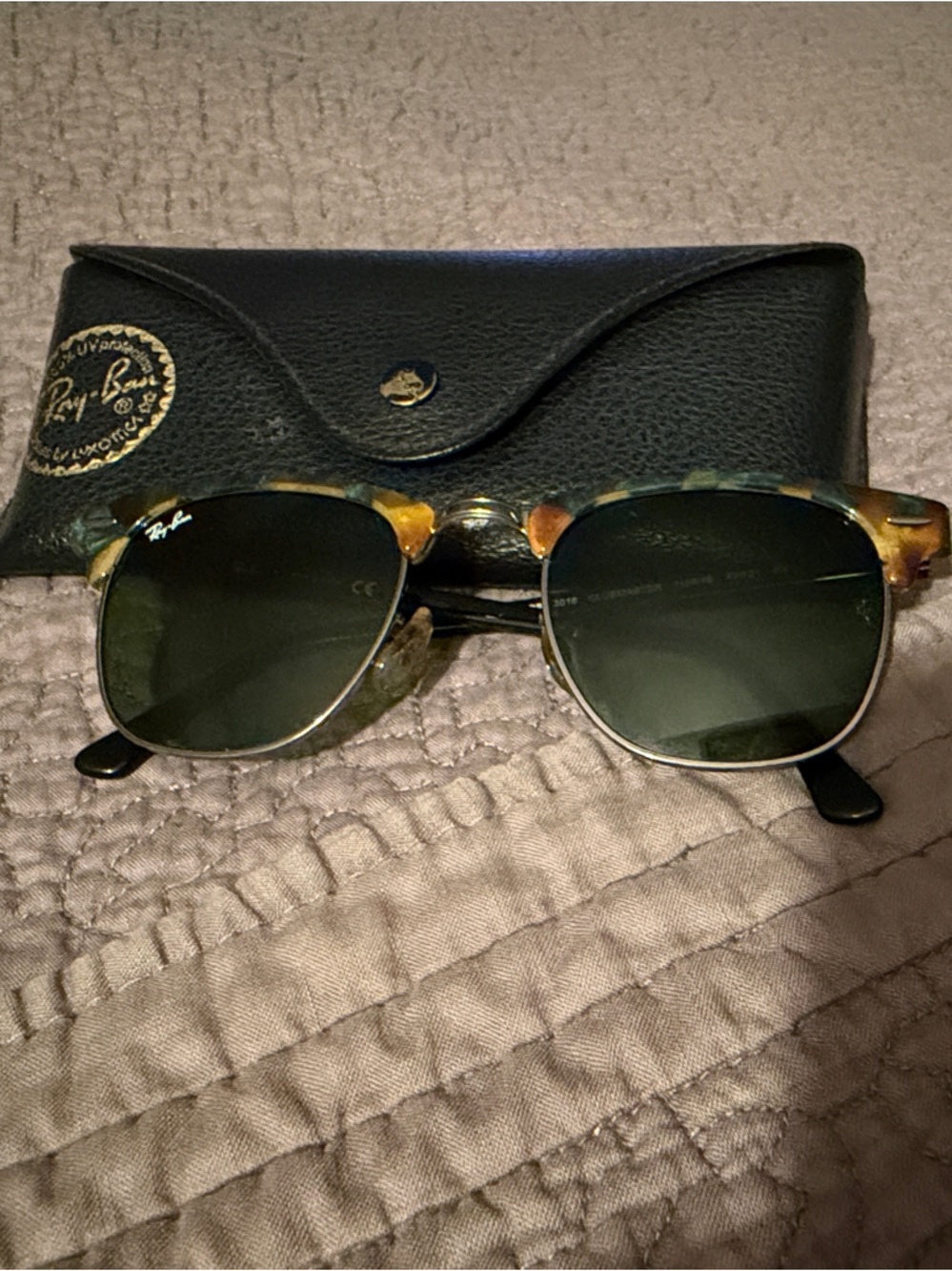 Ray-Ban Clubmaster Fleck Tortoiseshell Frame with Green Lenses
